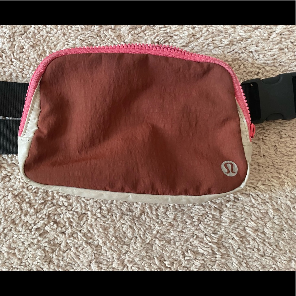 Lululemon belt bag